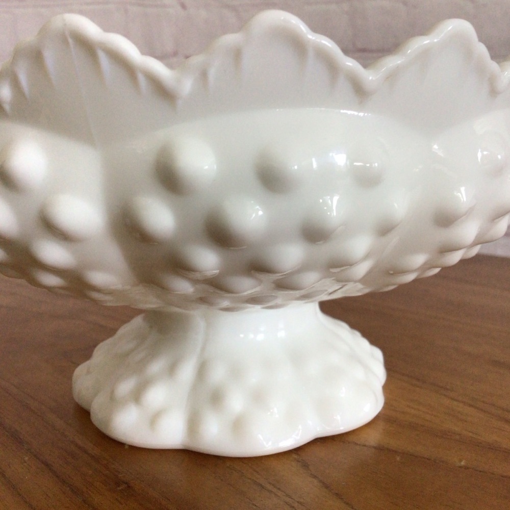 Vintage Fenton White Milk Glass Hobnail Sawtooth Pedestal Candle Holder Bowl - Picture 5 of 9